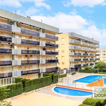 Apartment Nova Pineda , Climatizado , Piscina Y A 230m De La Playa.