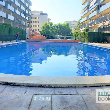 Apartamento Nova Pineda , Climatizado , Piscina Y A 230m De La Playa.